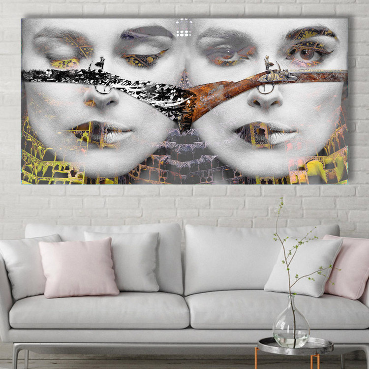 تابلو مدرن دستهای تو پرچمهای صلحاند از گالری چارگوش مدل 2835.2