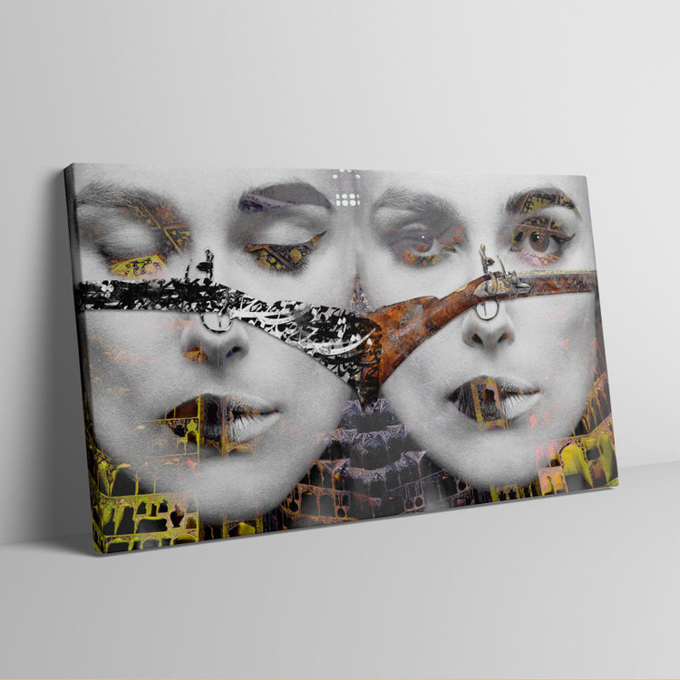 تابلو هنری بانوی صلح با سلاحی بر چهرهاش با شعپغر شمس لنگرودی از گالری چارگوش مدل 2835.2