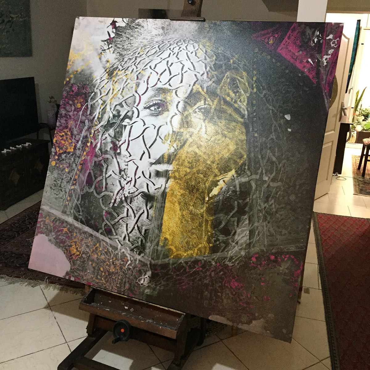The painting "The face of Mahro with a longing look in the circle of the moon and the star of creation"