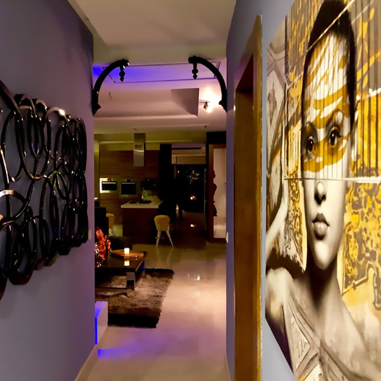 تابلو بوم دختری درون قفس با شعر سعدی عشق تا به صبوری هزار فرسنگ است از گالری چارگوش