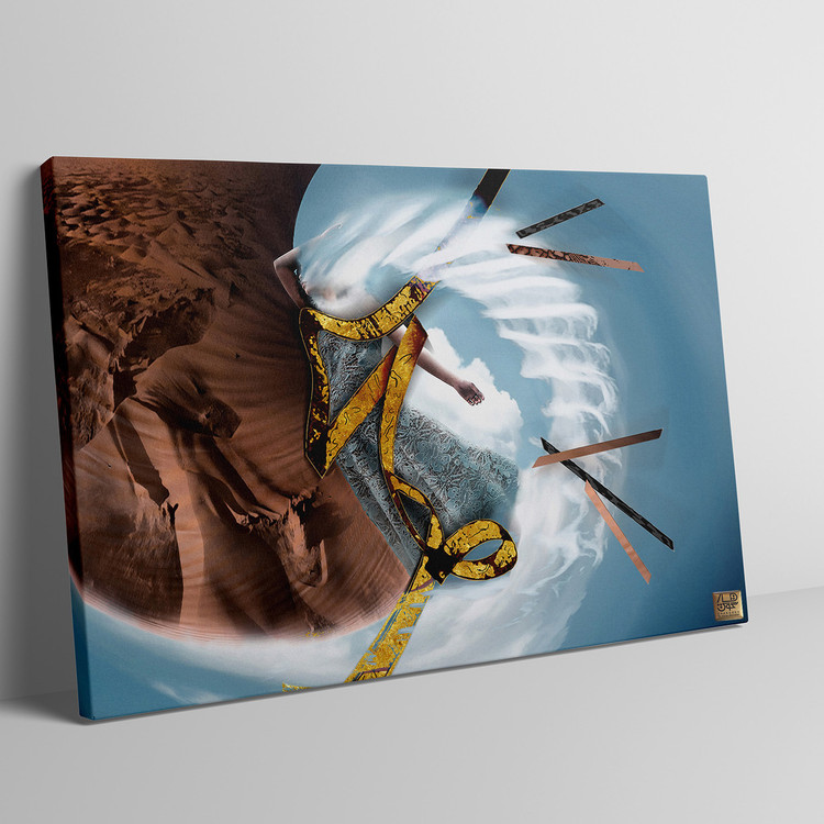 تابلو هنری بانویی معلق در آسمان بیابان بیکران اثر گالری چارگوش مدل 2977