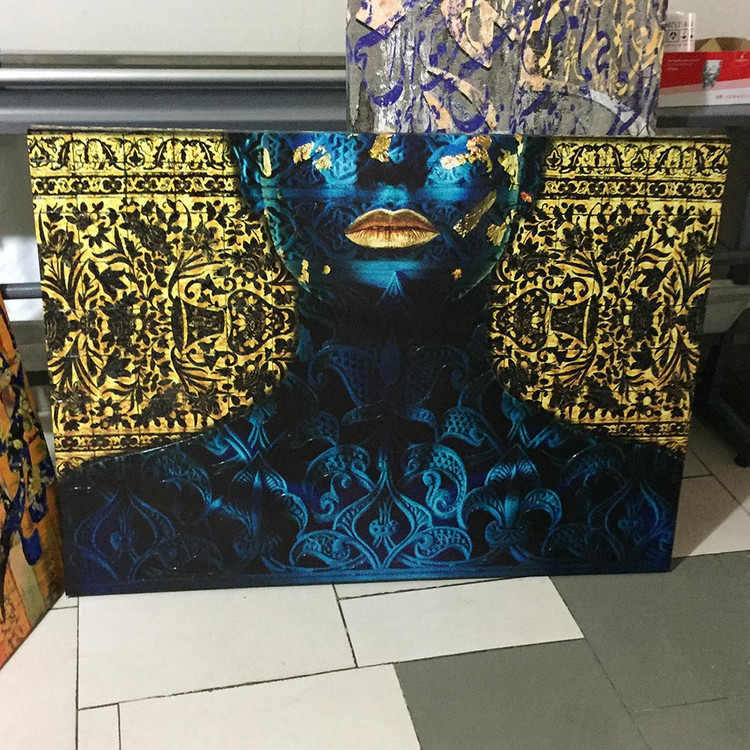 A figure painting in a golden frame with Rumi's poem "Everyone who doubts herself has become my friend" from Chargoosh Gallery, model 5540