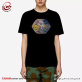 تیشرت مردانه مدرن هنری با شعر مقیمِ زلفِ تو شد دل که خوش سَوادی دید برند چام 5527